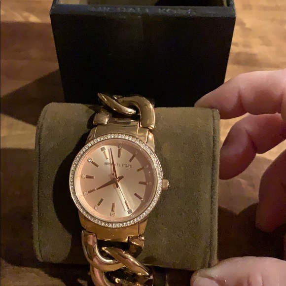 Gorgeous Michael Kors Bracelet Watch!! - Picture 2 of 7